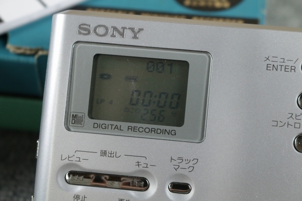 ソニー MDレコーダー MZ-B10 SONY 再生録音動作OK 現状!! 液晶 ソニー MDレコーダー MZ-B10 SONY 再生録音動作OK 現状!! 液晶
