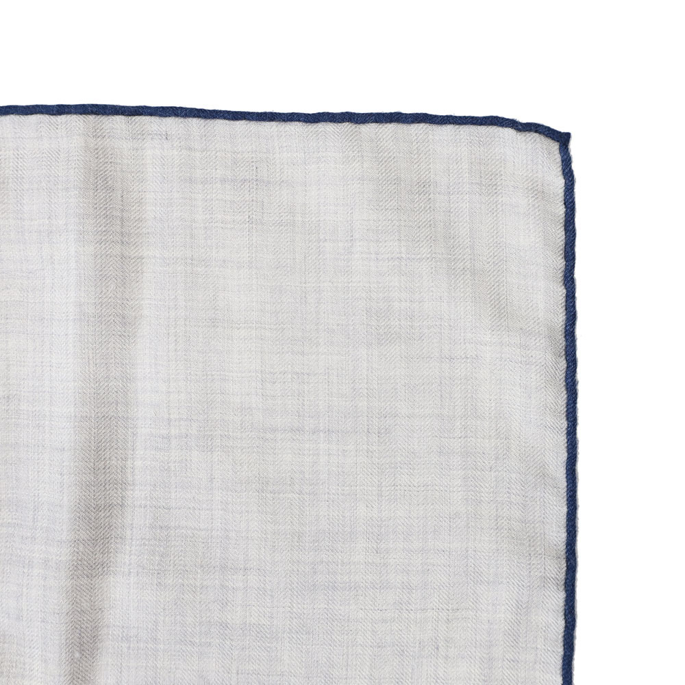 【天白】エルメス スカーフ カレ140 PANTHERA PARDUS ホワイト×ブルー系 大判 カシミヤ70%/シルク30% 服飾小物 箱の画像3
