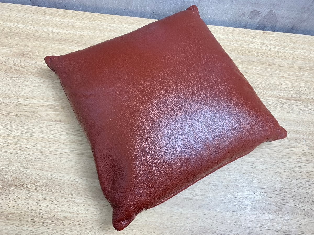 D-04031HY0411X24R Cassina ixc. レザークッション 2個セット 羽毛 40×40cm 赤茶 カッシーナイクスシー モダンデザインの画像8