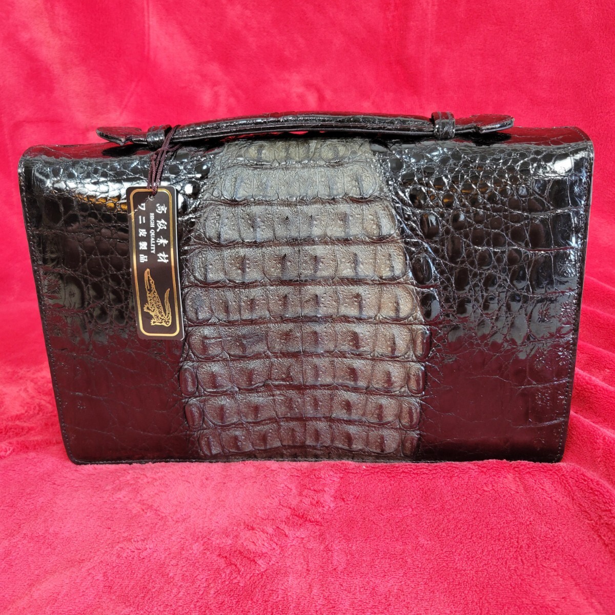 GENUINE CROCODILE SKIN unused goods high class material wani leather product crocodile shining . handbag second bag clutch bag 