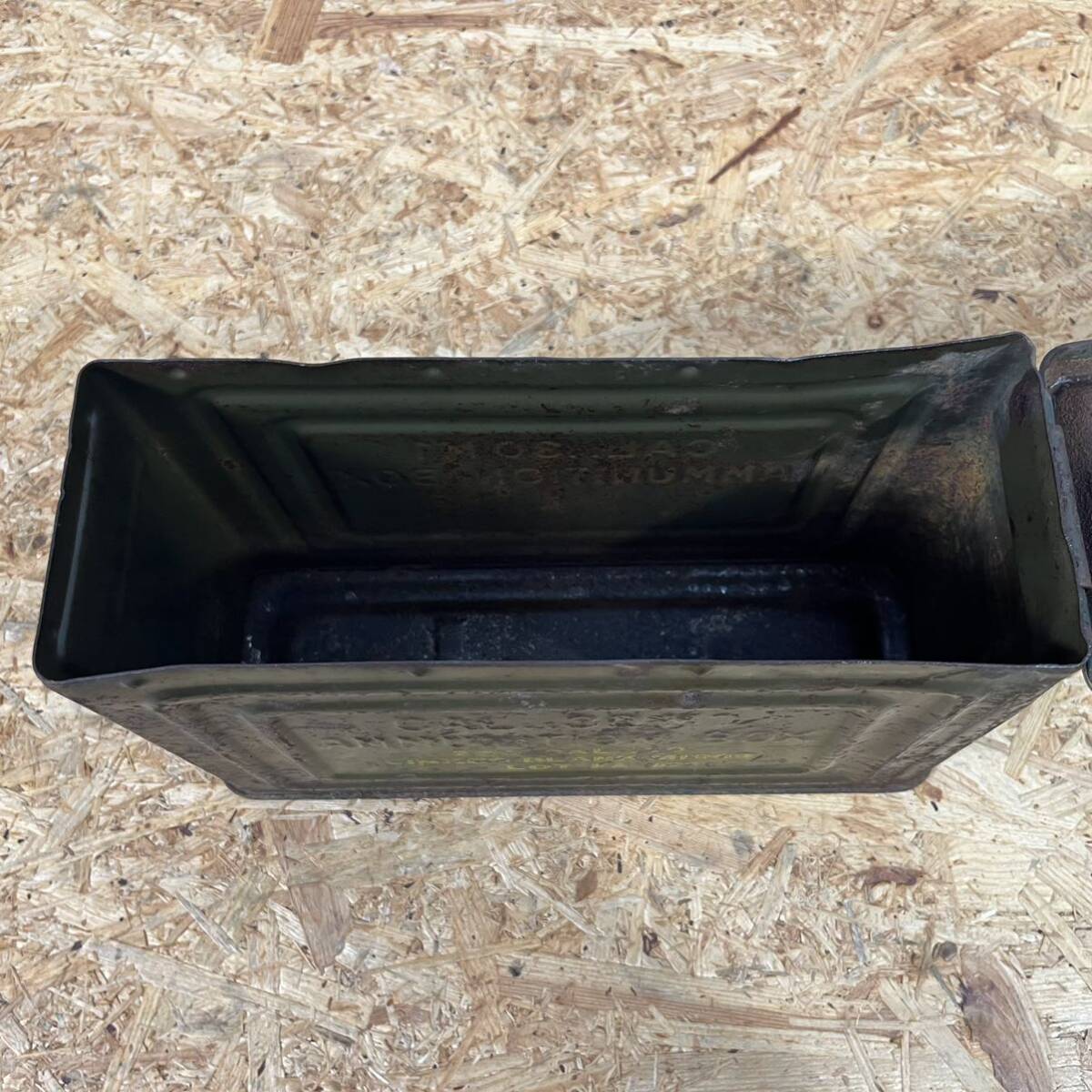 【骨董品】第2次大戦 米軍金属製弾薬箱 Cal.30 M1 AMMUNITION BOX アーモボックス US REEVESミリタリー アンモボックス の画像7