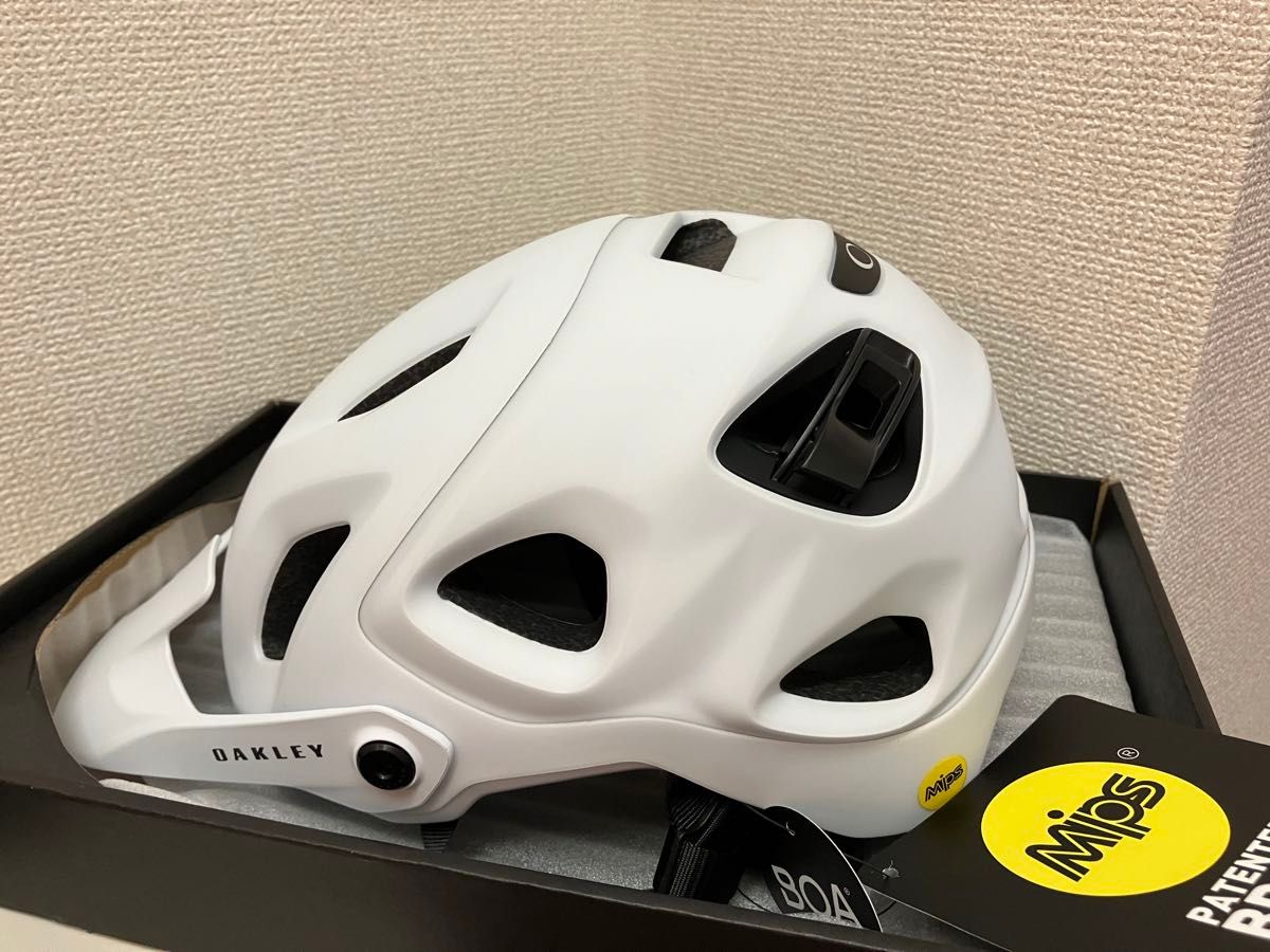 オークリー　Oakley DRT5 MIPS MTBヘルメット Sホワイト　サイクル　99479EU