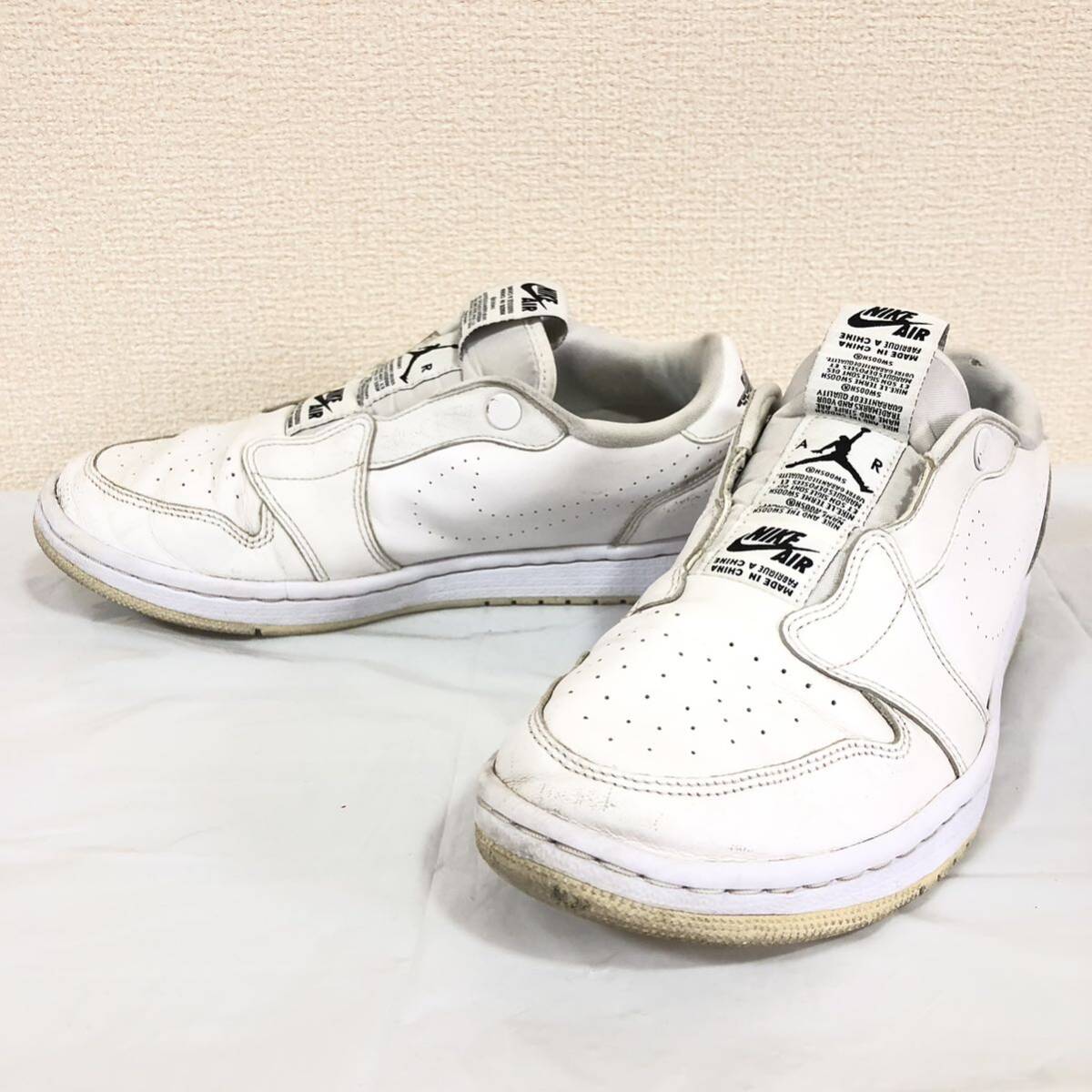 履きやすさ◎ ★NIKE ナイキ★ AIR JORDAN 1 RETRO LOW SLIP エア ジョーダン レトロ スニーカー スリッポン ストリート 白 26.5cm/241_画像1