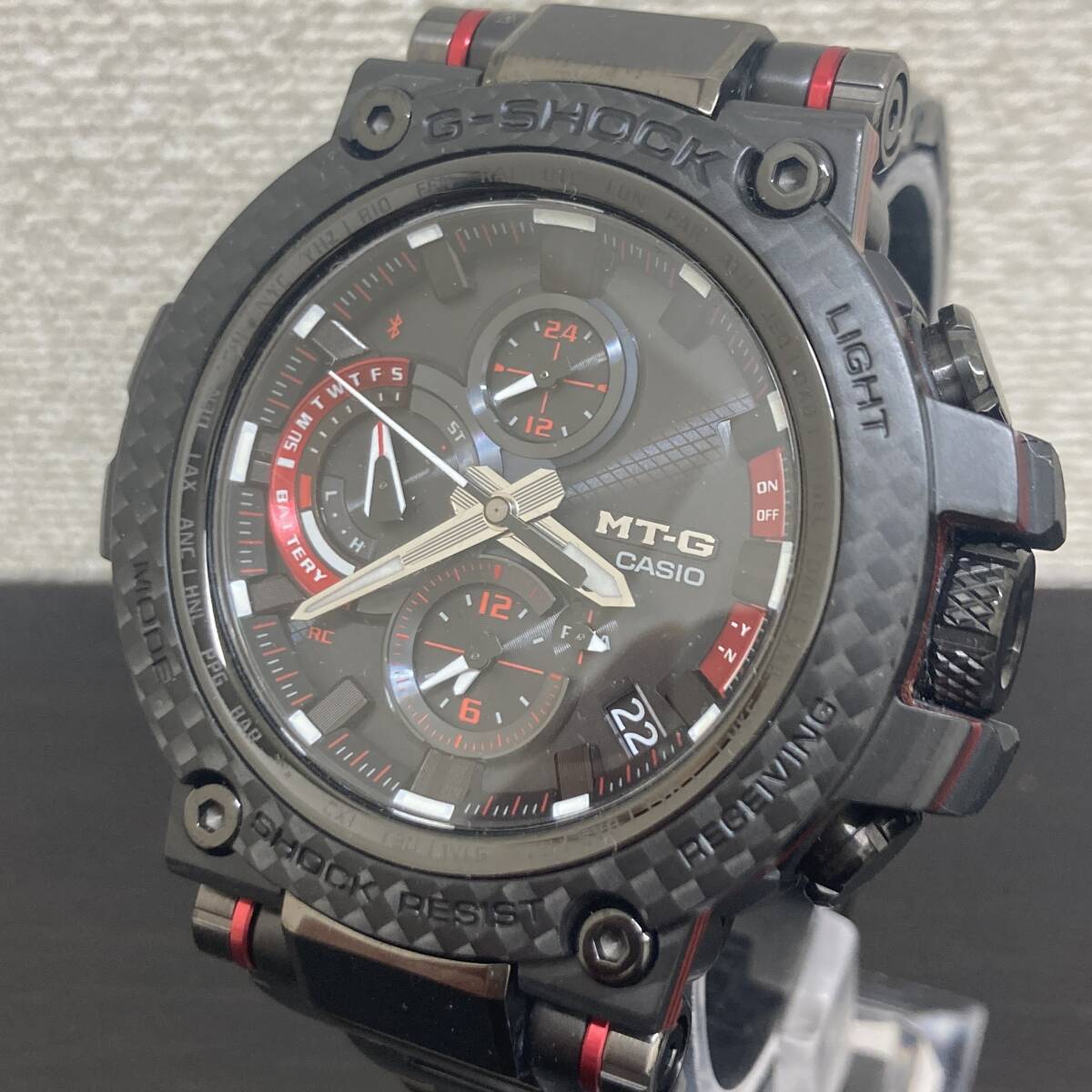 【稼働品】 CASIO G-SHOCK 腕時計 MTG-B1000XBD-1AJF カシオ Gショック Bluetooth ソーラー電波 箱付 中古 黒 赤 ジーショック 余りゴマ有の画像1