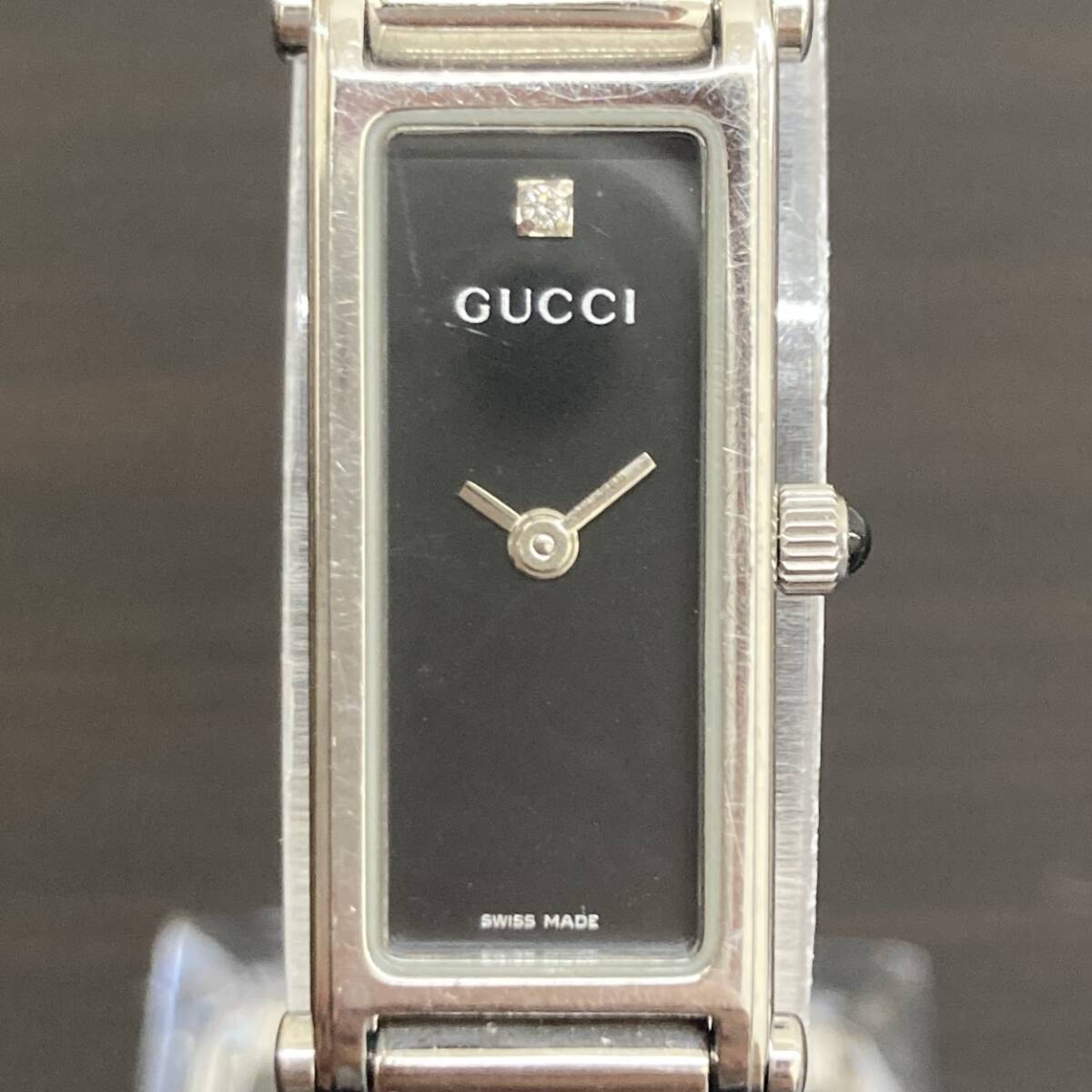 GUCCI 腕時計 1500L アナログ スクエア 黒文字盤 グッチ STAINLESS STEEL SS 未稼働品 クォーツ レディース バングル ブランド 時計 中古の画像2