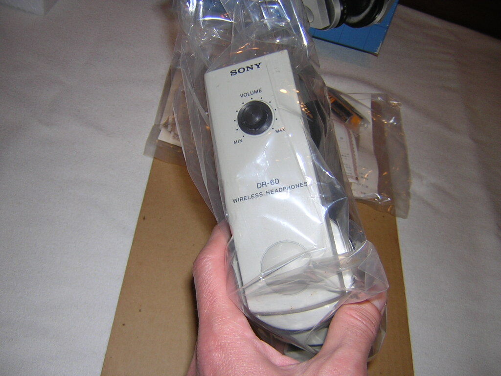 ⑥即決！昭和レトロ SONY ソニー DR-60 ワイヤレスヘッドフォン 未使用デッド品 ヘッドホンの画像6