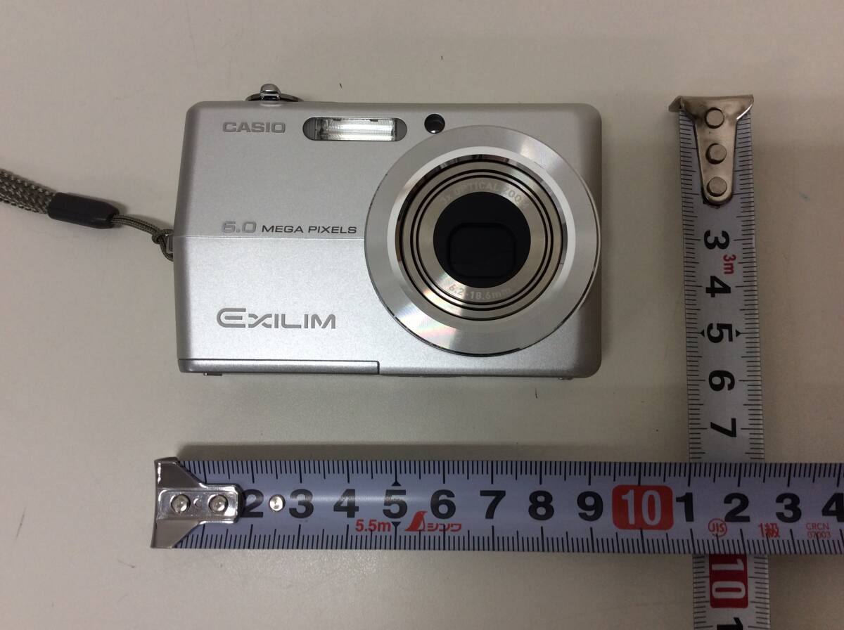 ■4706 CASIO カシオ EX-Z600 EXILIM エクシリム コンパクトデジタルカメラ デジカメ シルバー 充電器 バッテリー SDカード 説明書 通電OKの画像8