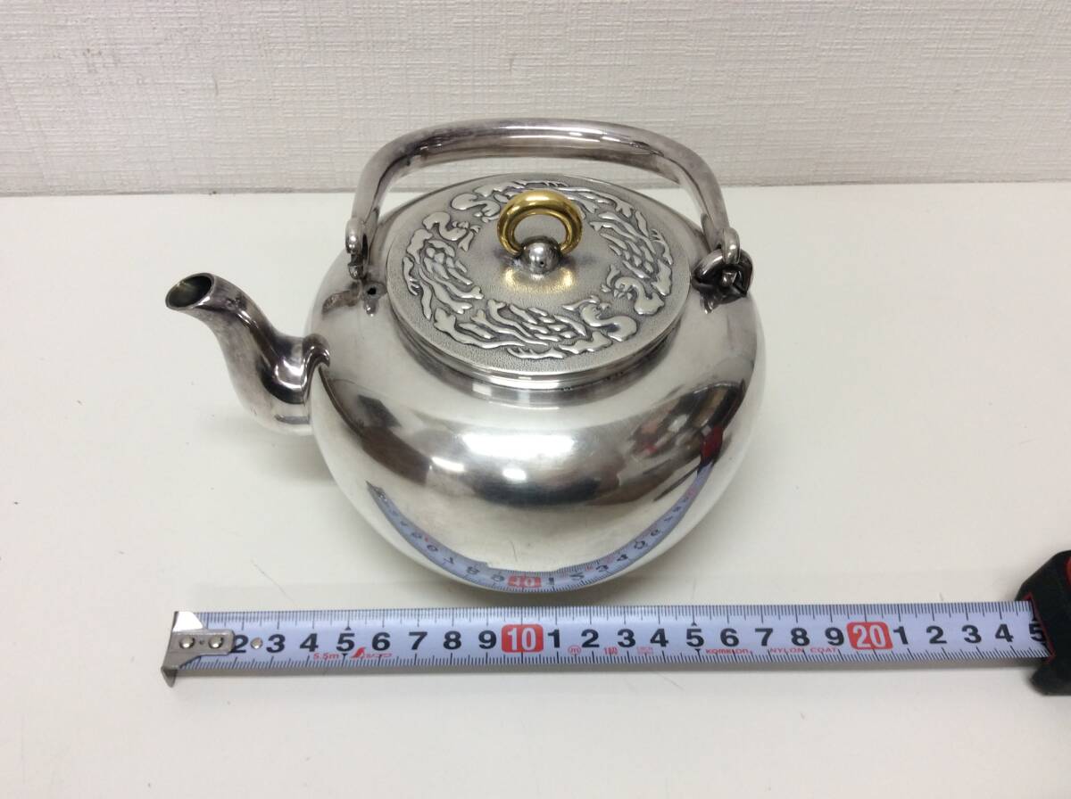 ■4860 平安金美堂造 銀製 銀茶注 銀湯沸 急須 重量451g 木箱付 時代物 蓋取っ手金製 破損有 ※写真をご確認下さいの画像8