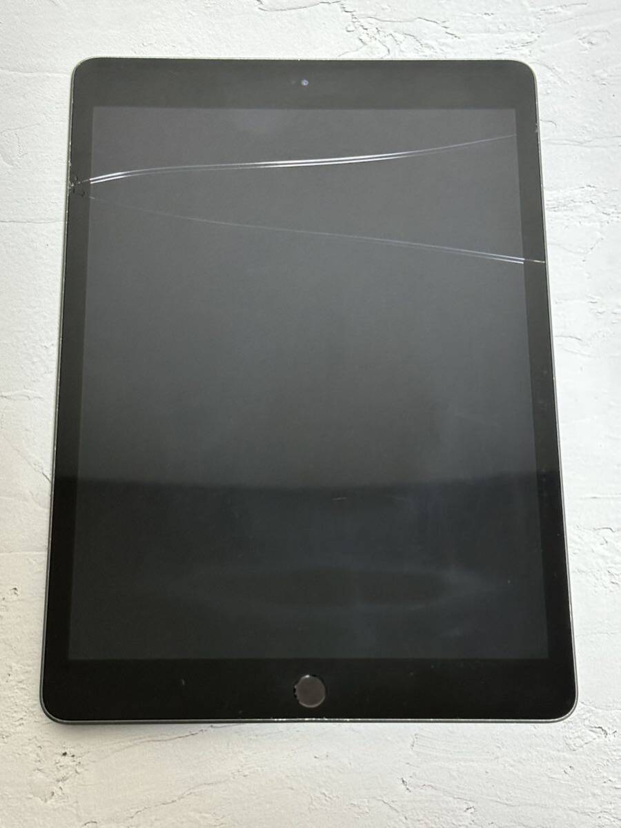 iPad 8世代 32GB Wi-Fiモデル シルバー sku01_画像3
