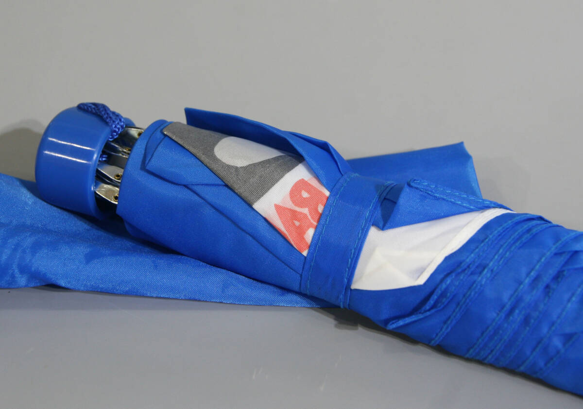 未使用品 バッドばつ 丸折り畳み傘 ブルー色 サンリオ BAD BADTZ-MARUの画像4