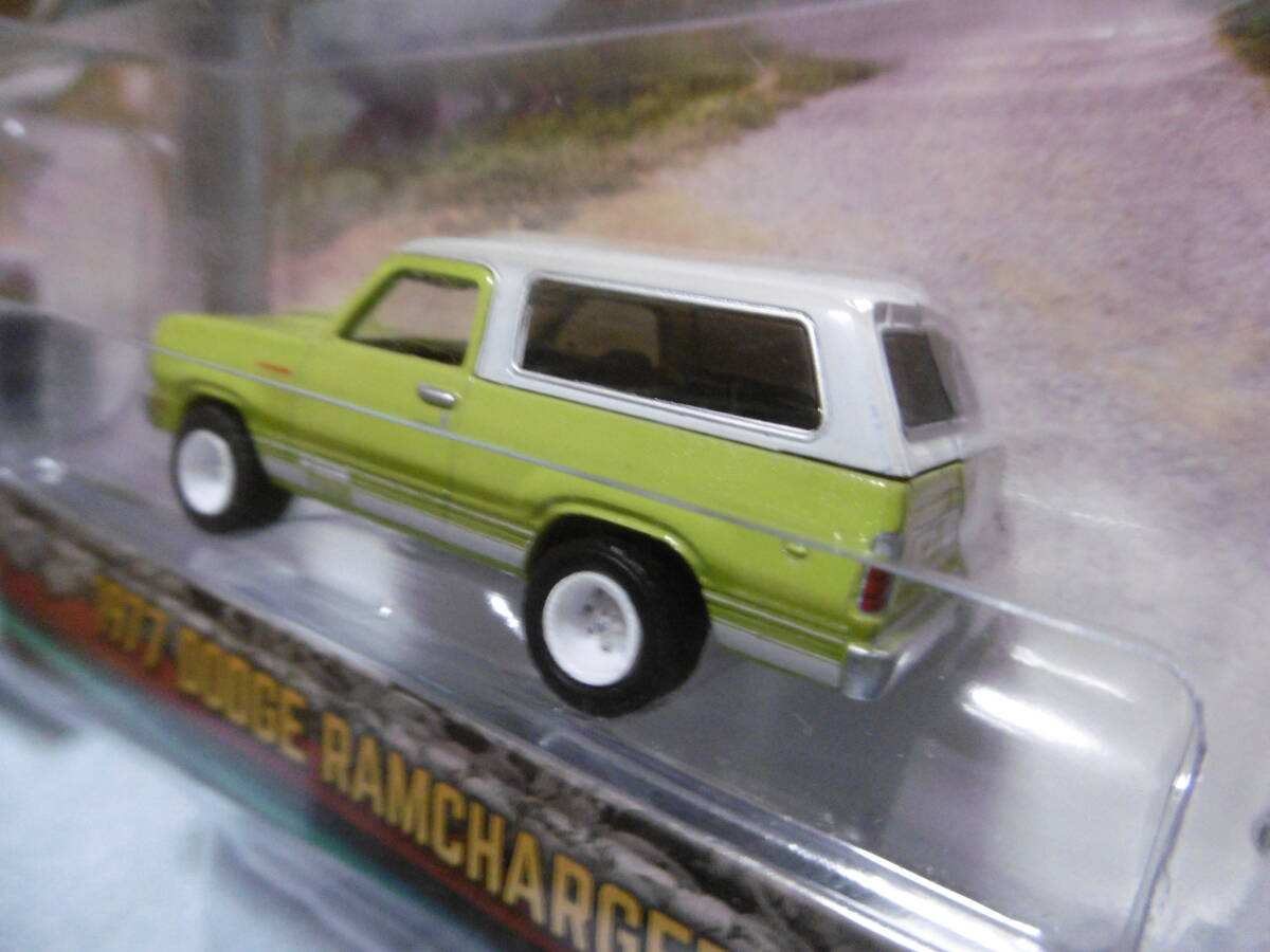 未開封未使用品 GREENLiGHT グリーンライト ALL-TERRAIN 1977 DODGE RAMCHARGER & 1992 FORD BRONCO 2台組 の画像7