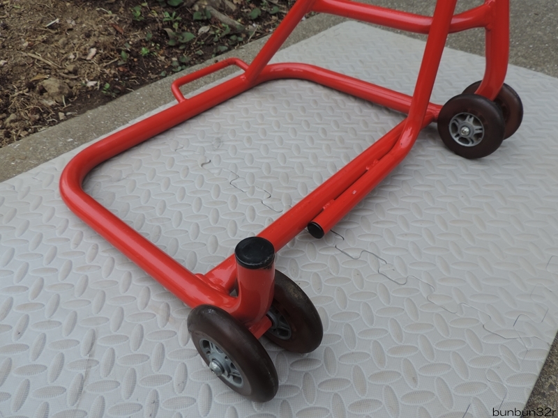 J-TRIP one-side keep roller stand /JT-136RD/ red &JT-135B(or JT-135K) 796*848 series * Hypermotard * Street Fighter 848 etc. superior article!