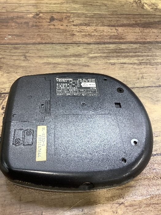 D1d Panasonic S-XBS SL-S230 CDポータブル 通電動作未確認のジャンク品 現状品 本体のみ_画像3