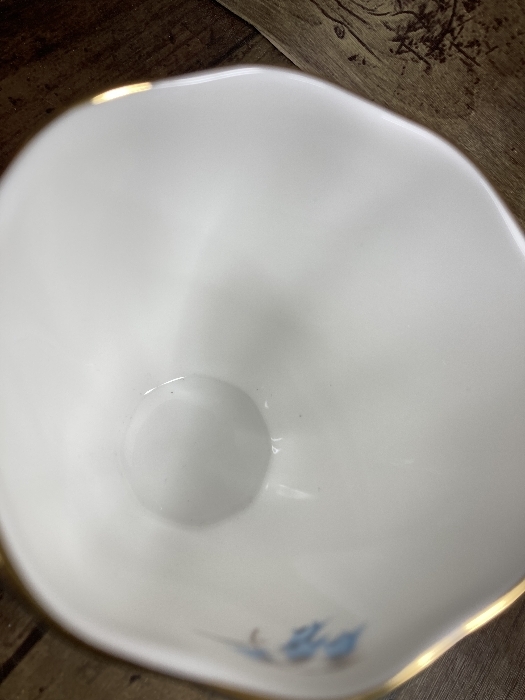 D2n ROYAL ALBERT BONE CHINA ロイヤル アルバート カップ 金彩 お茶 ティーカップ 洋食器 現状品の画像6
