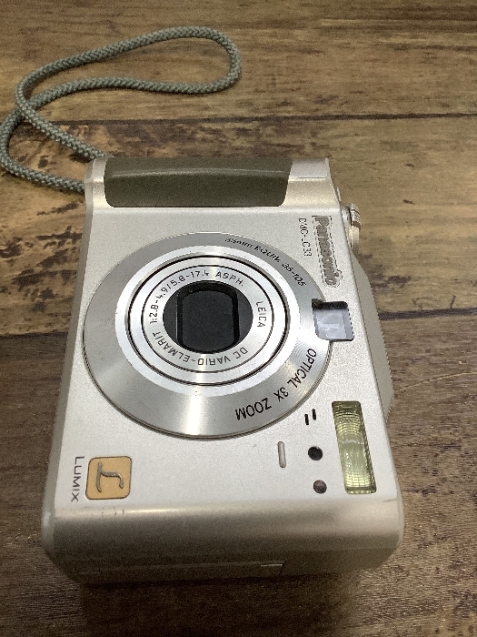 E2h Panasonic DMC-LC33 LUMIX デジカメ 通電動作未確認のジャンク品 現状品_画像5