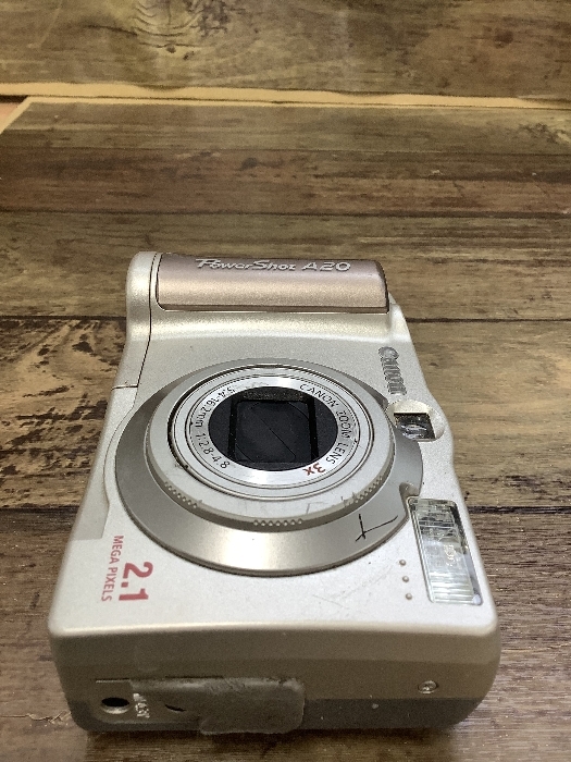 E2h Canon PowerShotA20 通電動作未確認のジャンク品 キャノン 2.1MEGA PIXELS 現状品_画像2