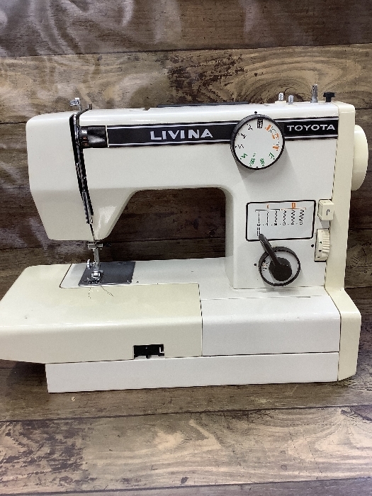 Z1a TOYOTA LIVINA HZ590 sewing machine Aisin . machine corporation operation not yet verification Showa Retro present condition goods 