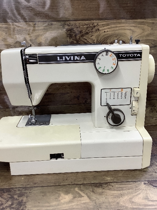 Z1a TOYOTA LIVINA HZ590 sewing machine Aisin . machine corporation operation not yet verification Showa Retro present condition goods 