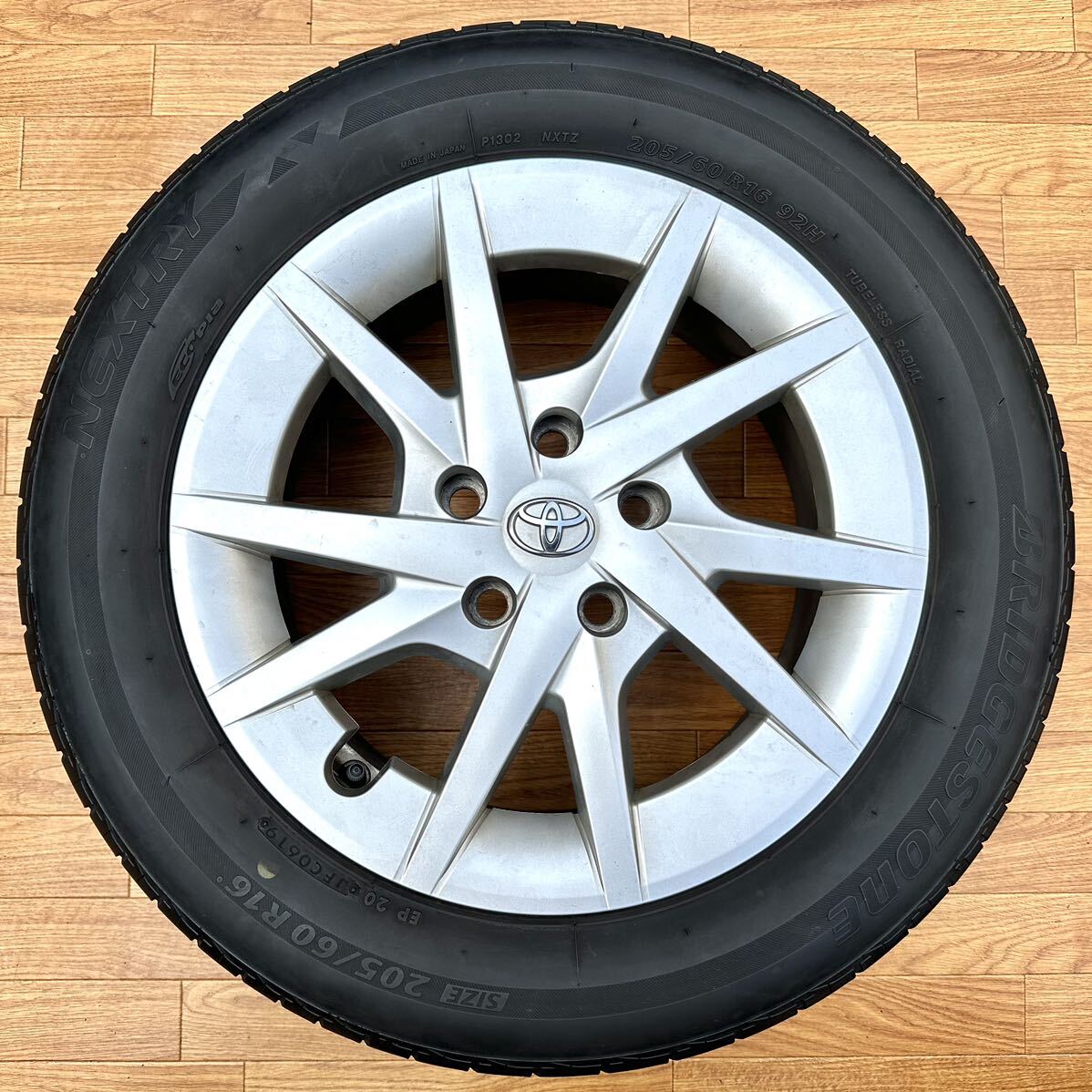 トヨタ プリウスα 純正 16インチ アルミホイール★ BRIDGESTONE 205/60R16 4本セット★ノア ヴォクシー エスクァイア SAI マークXジオ_画像7