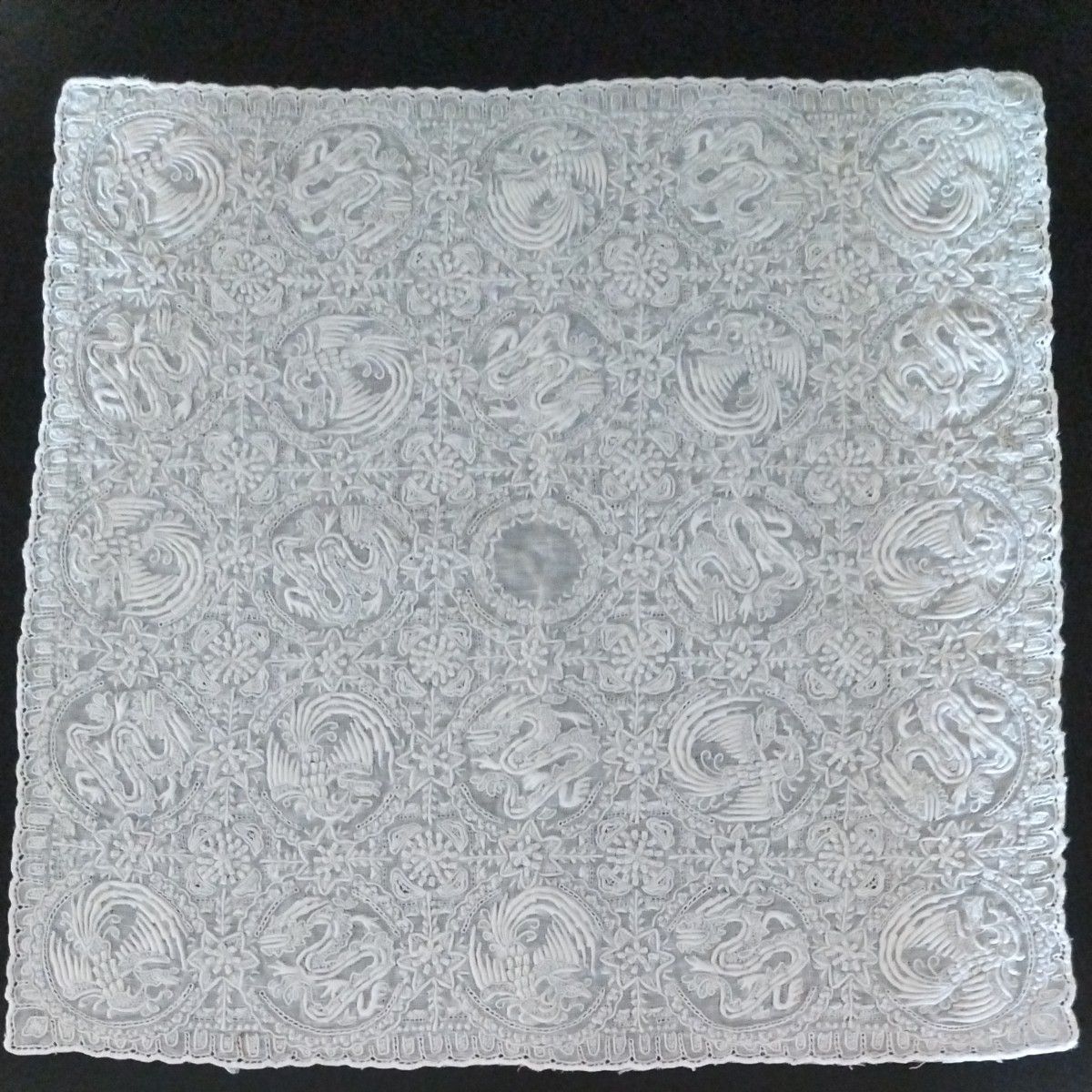 汕頭 ハンカチ スワトウ (龍×鳳凰) 刺繍 中国伝統工芸品 |女性用 汕頭 ハンカチ スワトウ (龍×鳳凰) 刺繍 中国伝統工芸品 |女性用