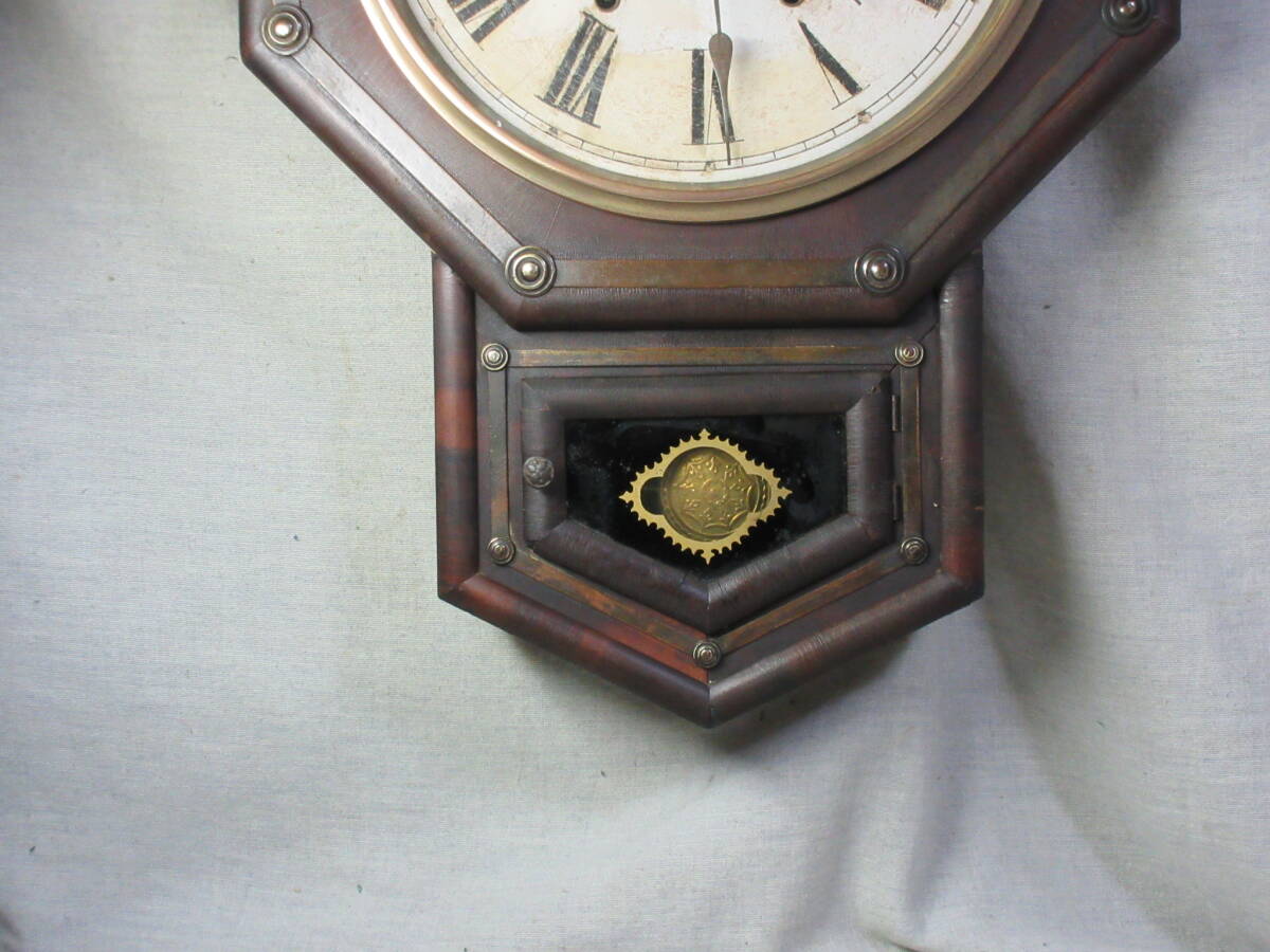 柱時計 12インチ紙文字盤 鋲打ち 8角 メーカー不明 アメリカ製 古時計 完動品の画像3