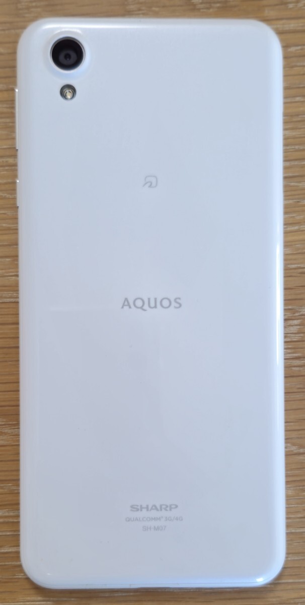 SHARP AQUOS sense plus SH-M07 3GB/32GB ホワイト おサイフケータイ初期化済_画像2