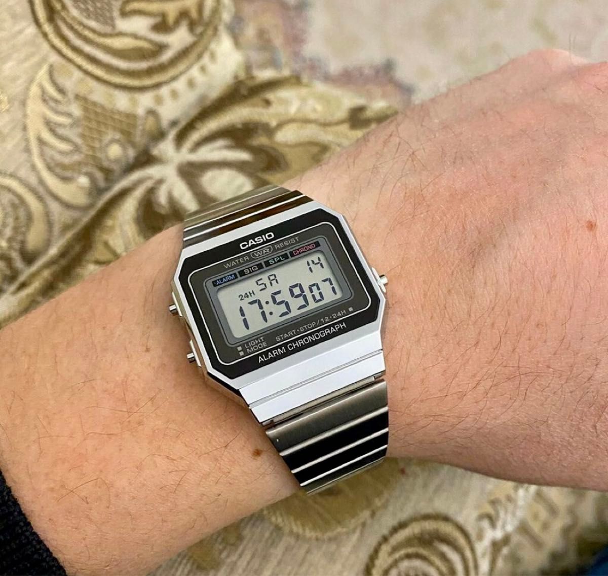 カシオ　デジタル腕時計　新品　海外直輸入　レトロデザインモデル