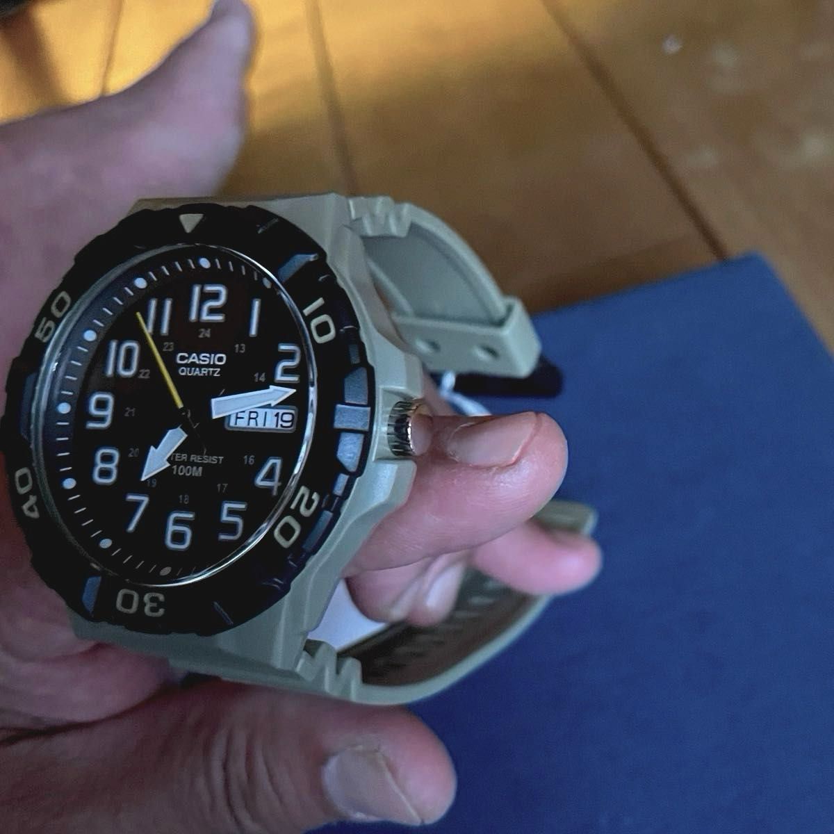 【在庫限り】カシオ　アナログ腕時計　新品　キャンプ　ビッグフェイス　カーキモデル　プレゼント