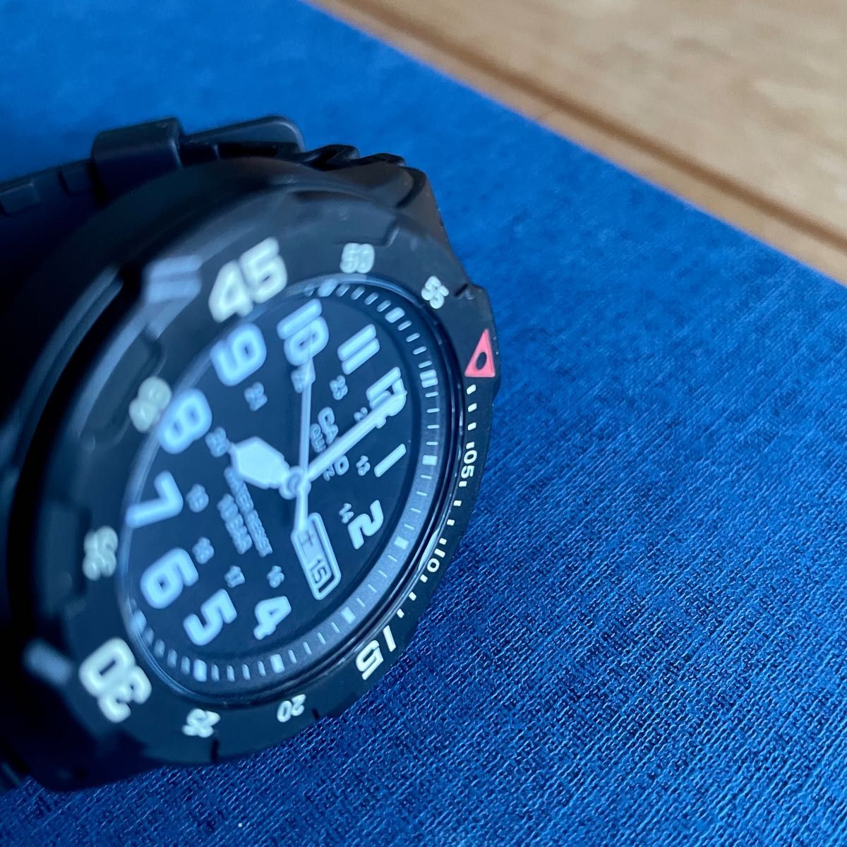 カシオ　アナログ腕時計　　未使用品　フルブラック　アウトドア　キャンプ