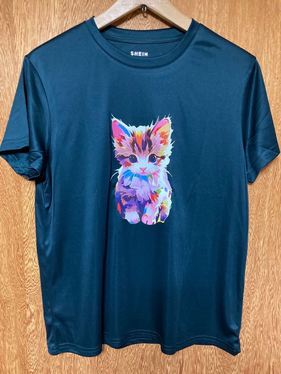 猫柄　半袖Tシャツ　子猫　ダークグリーン