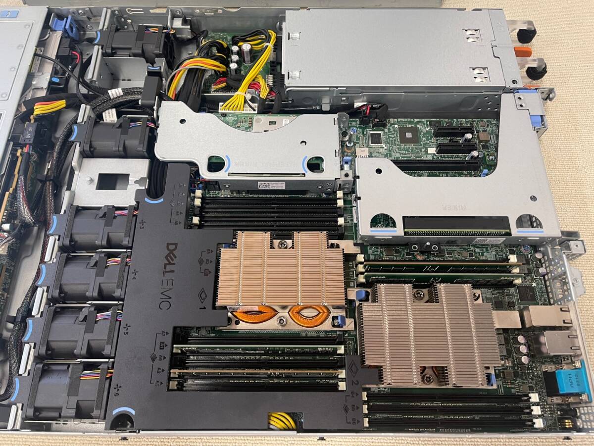 Dell EMC PowerEdge R440 2x Gold 6140 18Core 2.30GHz 64GB 8x 600GB 10K SAS H730P の画像3