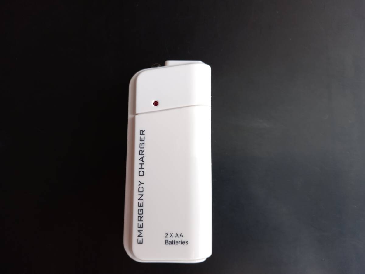 【中古美品】モバイルバッテリー 電池式 2本タイプ 充電器 スマホ 携帯用 iPhone 持ち運び アンドロイド 充電器 単3の画像1