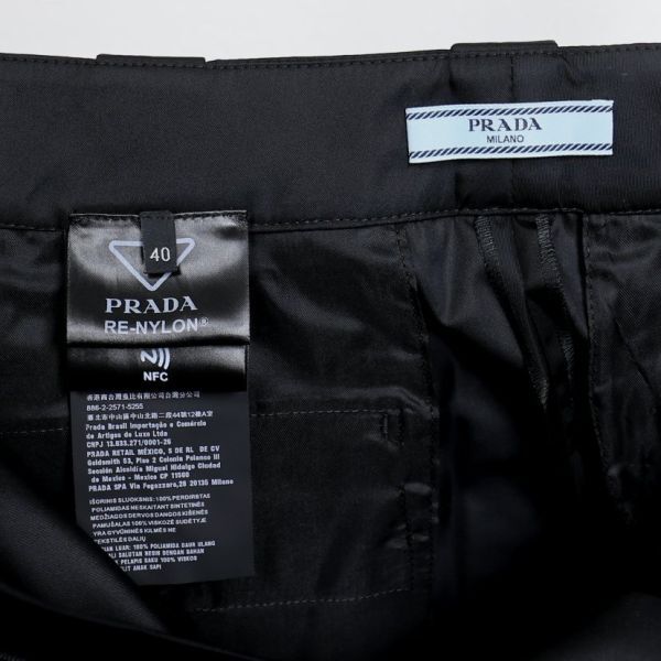 23SS PRADA プラダ RE-NYLON ナイロン トライアングル 三角プレート バミューダ パンツ 40 BERMUDA ショートパンツ b6940_画像8