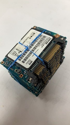 在庫処分★動作品★☆TOSHIBA SSD 30GB THNSFB030GMSJ Half Slim SATA 内蔵SSD 10個組★送料無料_画像1