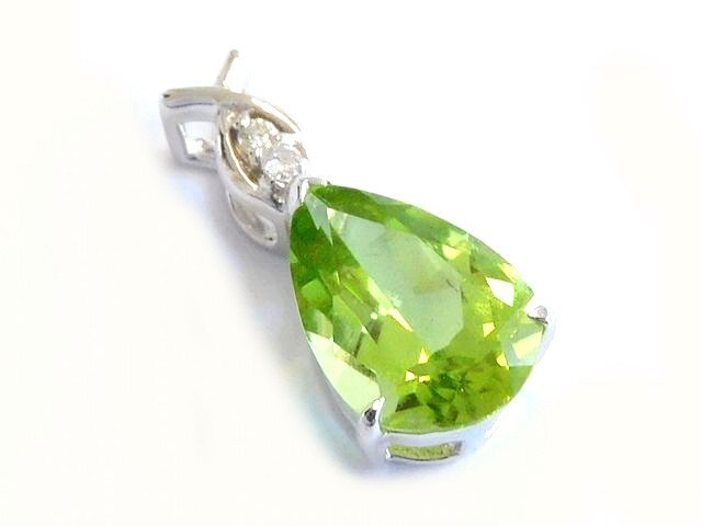 独特の上品 K18 美品 ホワイトゴールド □5L6DS 1.3g レディース チャーム トップ ペンダント 0.025ct ダイヤ 1.84ct ペリドット ■ ホワイトゴールド