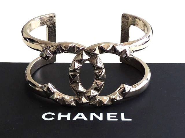 新品同様品 シャネル A17C バングル ■ ココマーク 薄ゴールド系 レディース CHANEL ブレスレット □5H6DS_画像1