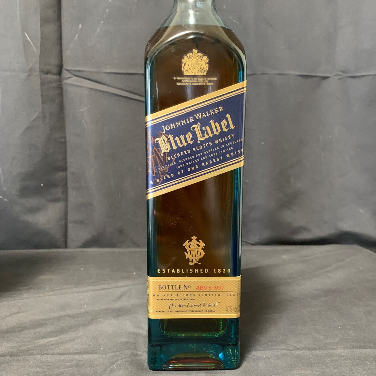未開封 JOHNNIE WALKER Blue Label ジョニーウォーカー ブルーラベル ウイスキー 750ml 40% お酒 古酒 箱付き 青ラベルの画像2