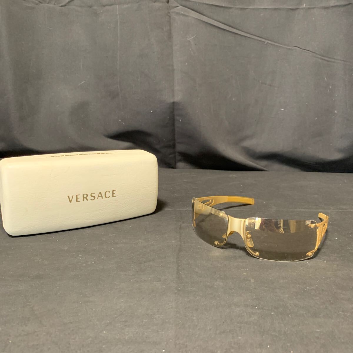 VERSACE ヴェルサーチ サングラス MOD. X91 COL. 13M/218 ゴールド 系 ケース付き アイウェア ファッション小物 メガネ _画像1