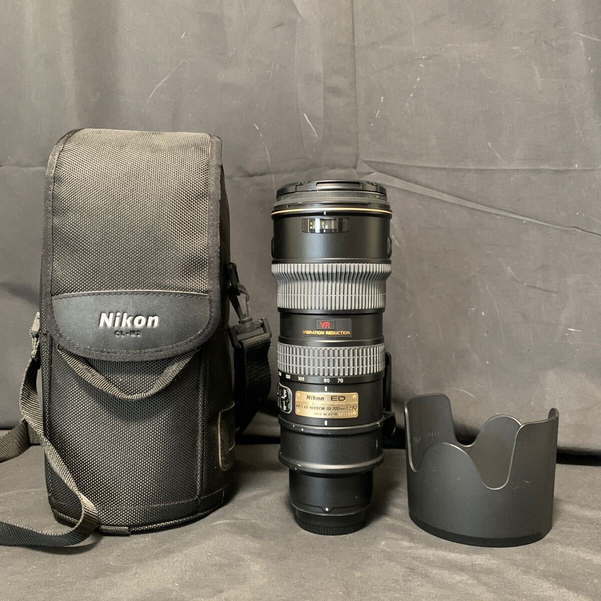 Nikon ED AF-S VR-NIKKOR 70-200mm 1:2.8G φ77 ニコン 一眼レフ カメラ レンズ ケース 付き ブラック _画像1