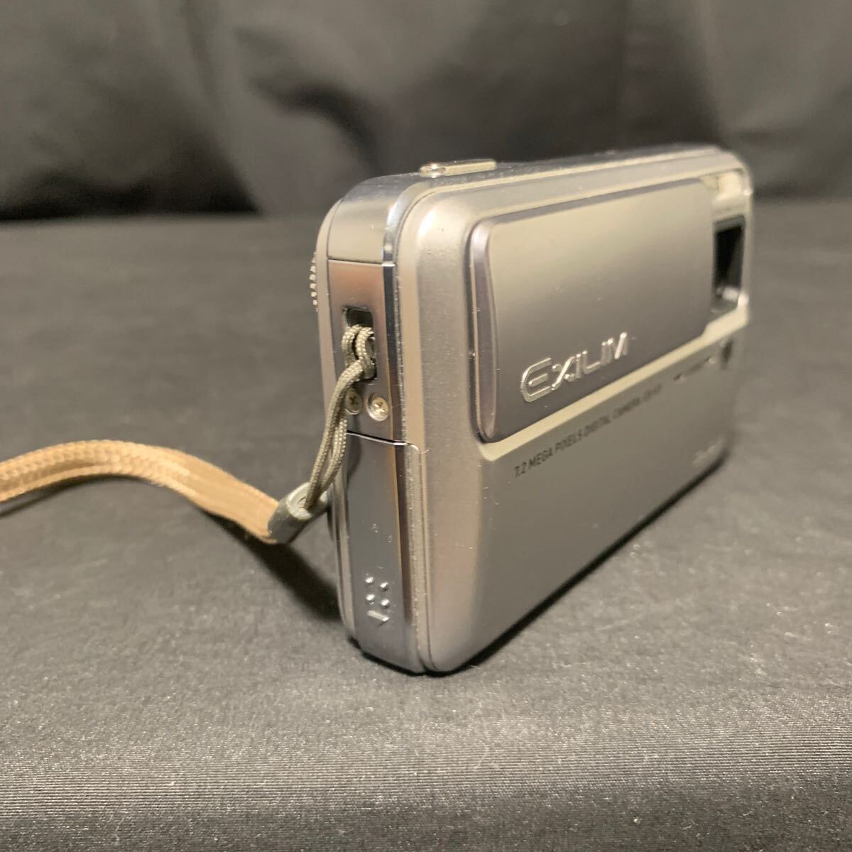 CASIO EXILIM EX-V7 シルバー コンパクトデジタルカメラ バッテリー1個 通電確認済み カシオ エクシリム デジカメ の画像3