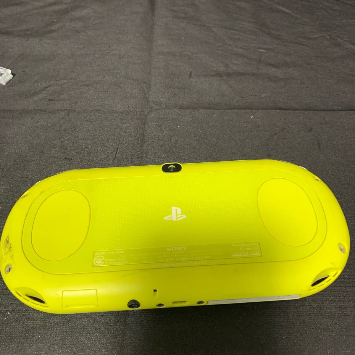 SONY PSVITA PCH-2000 ライムグリーン/ホワイト 本体 ソフト付き 動作確認済み PlayStation Vita ヴィータ 彼女はオレからはなれない_画像7