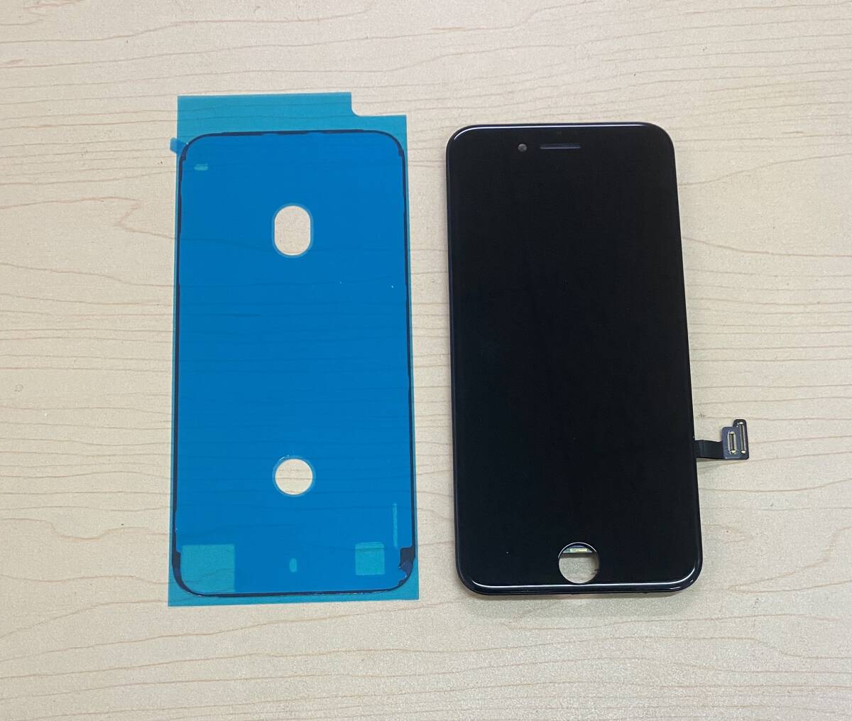 iPhone 7【純正再生品 】フロントパネル 画面 液晶 修理 交換 カラー黒 、防水シール付き 。 ジャンク_画像2