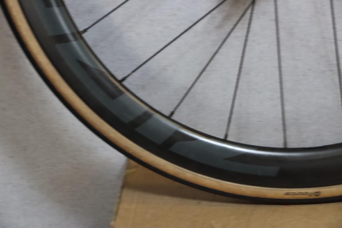 ○ZIPP ジップ 303 S DISC シマノフリー 11s対応 チューブレス カーボンホイールセットの画像6