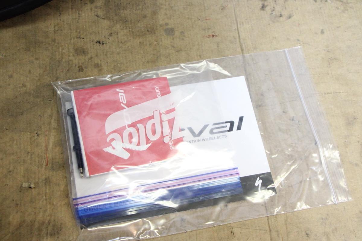 値下げ! ○Roval ロヴァール RAPIDE CLX 2 シマノフリー 11s対応 クリンチャー チューブレス カーボンホイールセット 新品の画像2