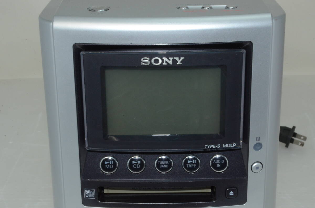 SONY ソニー CD、MD、カセット コンポ CMT-M3 シルバー リモコン、取説コピー付 分解清掃、ベルト交換他簡易メンテ 動作確認の画像2