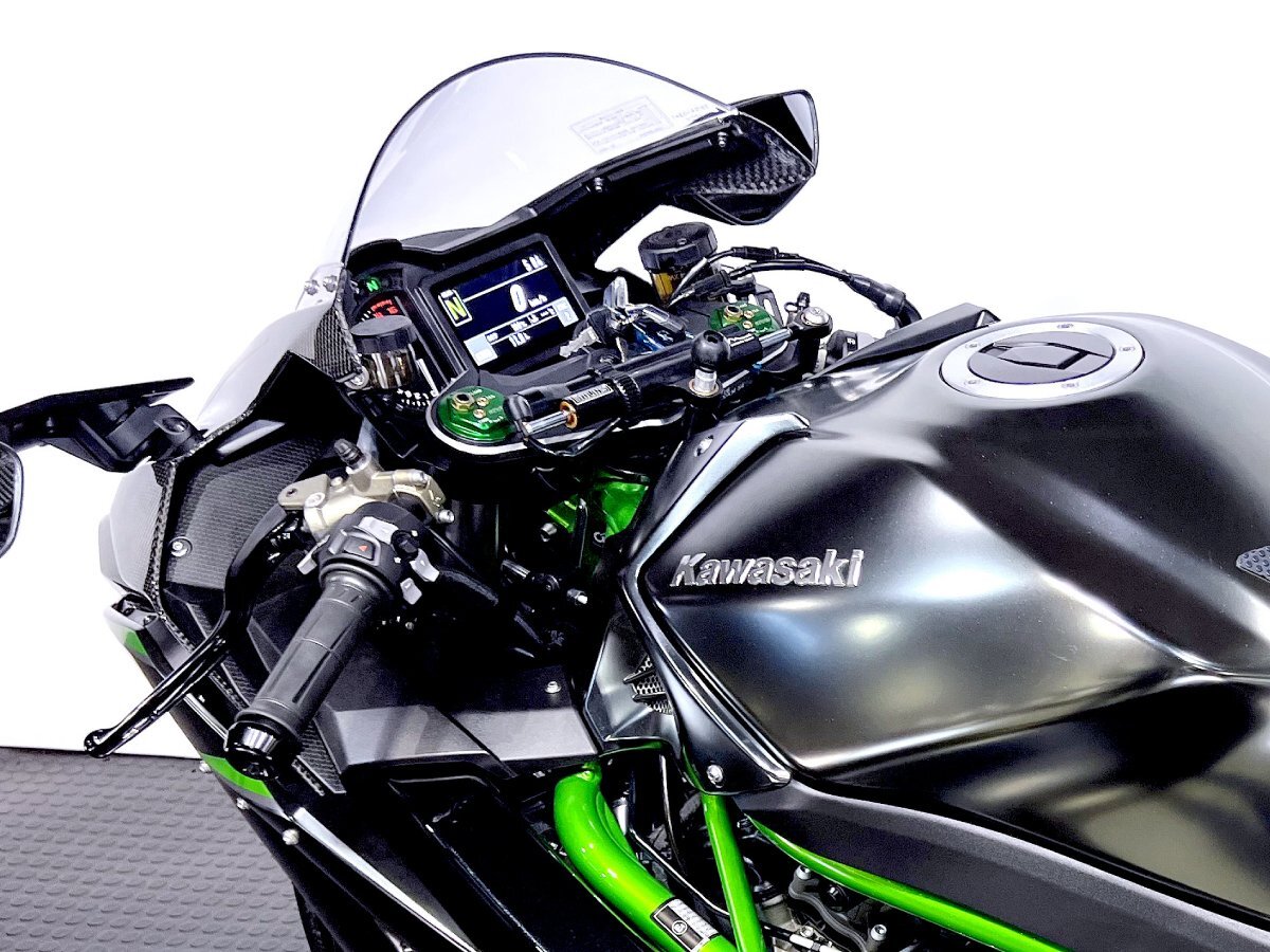 最終型231ps 極上車入荷! Kawasaki Ninja H2 CARBON 2021年 3,273km フェンダーレス 標準ETC2.0 動画有 全国通販可 3.9％低金利ローン150回_画像6