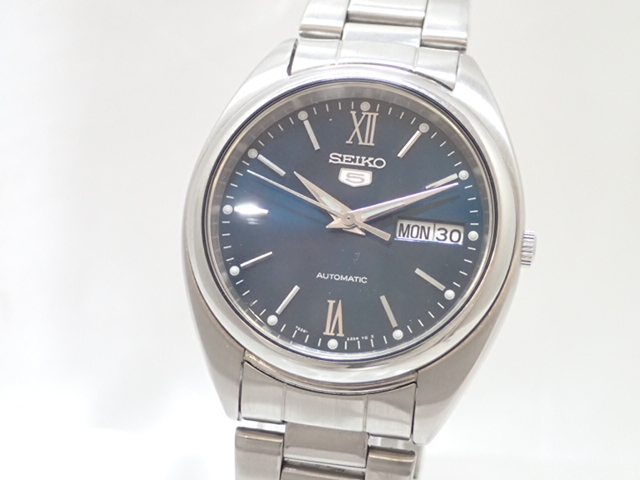 4176[T]SEIKO5セイコー/7S26-0430/自動巻き/メンズ腕時計/デイデイト/青文字盤/裏スケ/純正ブレスの画像1