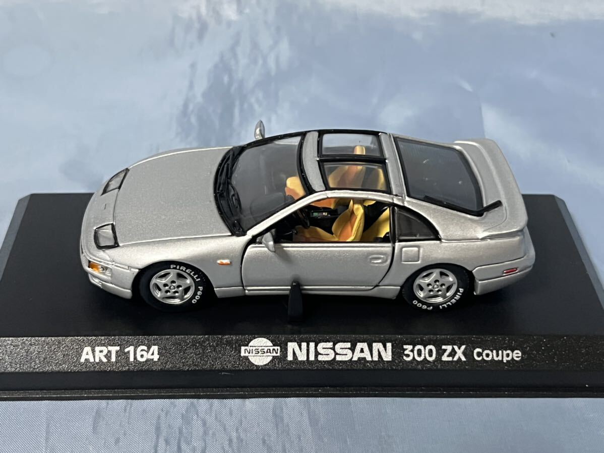 ディテールカーズ製  レベル  ニッサン 300ZX クーペ (フェアレディZ) シルバー  1/43の画像3