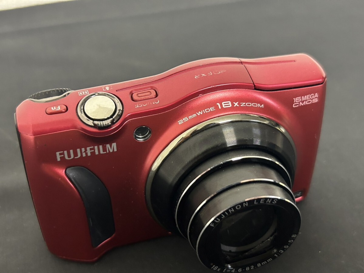 A3 FUJIFILM 富士フィルム Fine Pix F820EXR コンパクトデジタルカメラ 通電確認済み レッドカラー 現状品の画像2