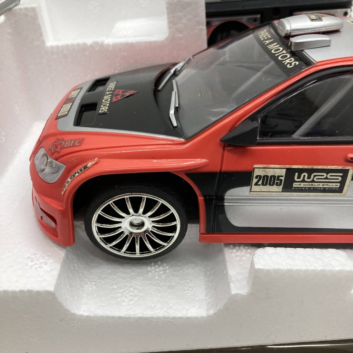 【1円～】1/18 The King of WRC Rally CHAMPIONSHIP ラジコン 2点セット ブルー レッド 車 CAR【中古品】の画像2